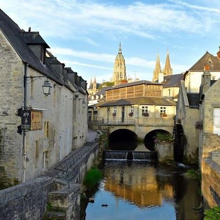 Maison De Ville Chaleureuse Au Coeur De Bayeux Esterno foto