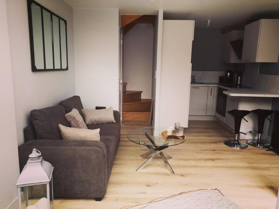 Maison De Ville Chaleureuse Au Coeur De Bayeux Esterno foto